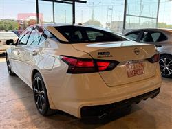 نيسان ألتيما